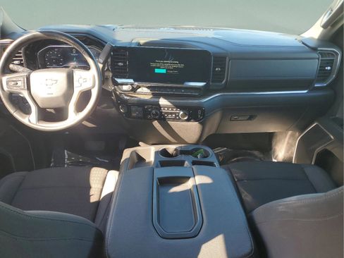Used 2025 Chevrolet Silverado 1500 LT image 8