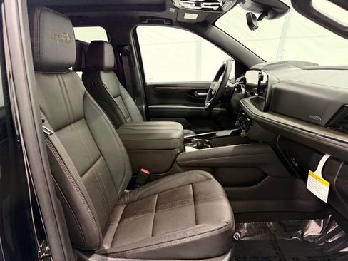 New 2026 Chevrolet Suburban High Country image 23