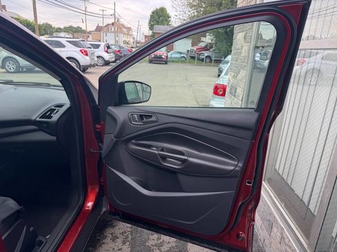 Used 2014 Ford Escape S image 23