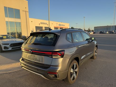 Used 2025 Volkswagen Taos S AWD/4WD image 4