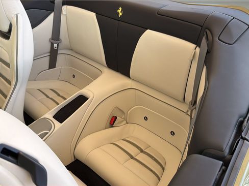 Used 2023 Ferrari Portofino M RWD image 13