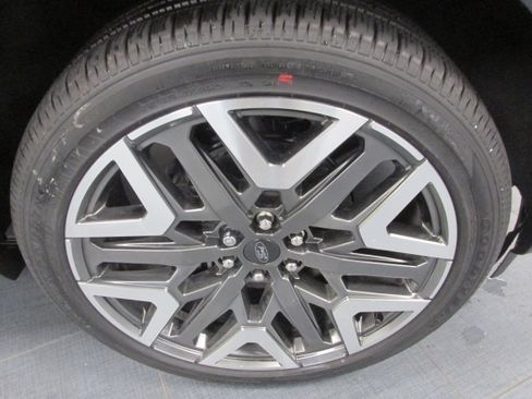 New 2025 Ford Expedition Platinum w/ Platinum Ultimate Package image 16