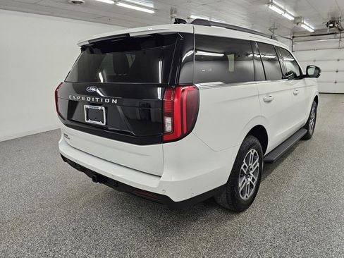Used 2025 Ford Expedition Active AWD/4WD image 4