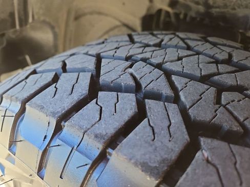 Used 2014 RAM 1500 Laramie w/ Convenience Group image 10