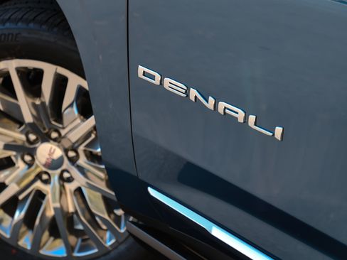 New 2026 GMC Yukon Denali w/ Sun & Power Step Package image 4