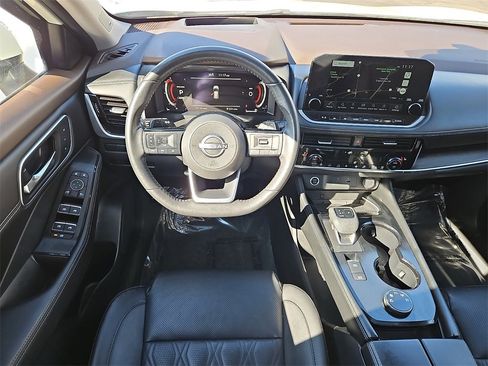 Used 2023 Nissan Rogue Platinum w/ Platinum Premium Package image 13