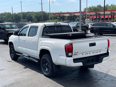 Used 2021 Toyota Tacoma SR AWD/4WD image 8