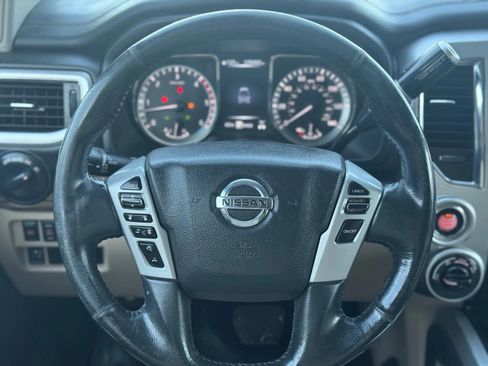 Used 2016 Nissan Titan SL image 21