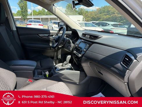 Used 2019 Nissan Rogue SV w/ Premium Package FWD image 40