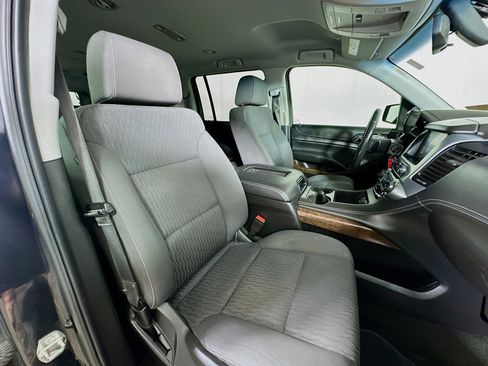 Used 2018 Chevrolet Suburban LS RWD image 27
