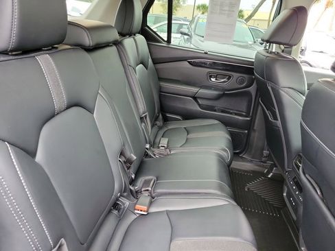 Certified 2025 Honda Pilot EX-L image 10