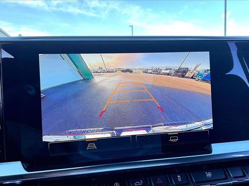 Used 2025 GMC Sierra 1500 SLT image 22