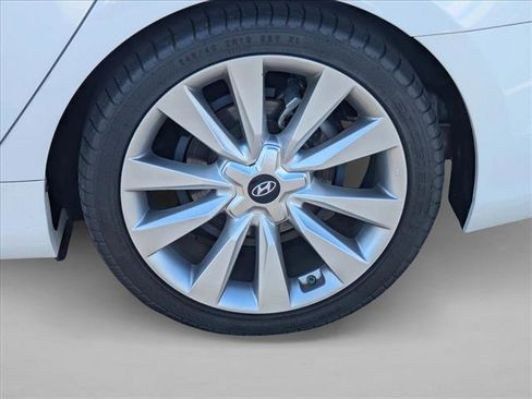 Used 2017 Hyundai Azera Limited image 17