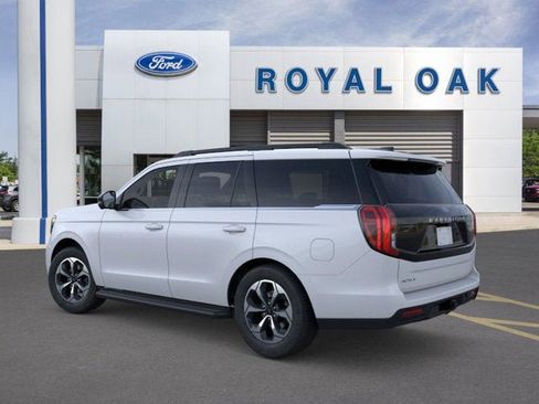 New 2026 Ford Expedition Active image 4