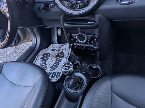 Used 2011 MINI Cooper Hardtop image 18