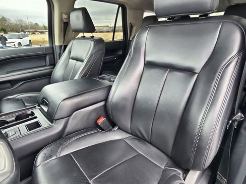Used 2024 Ford Expedition XLT image 19