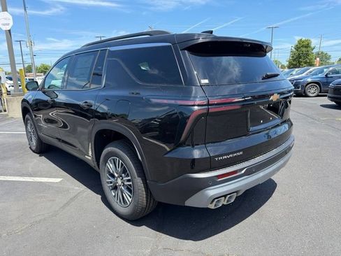 New 2026 Chevrolet Traverse LT w/ Driver Confidence Package FWD image 5