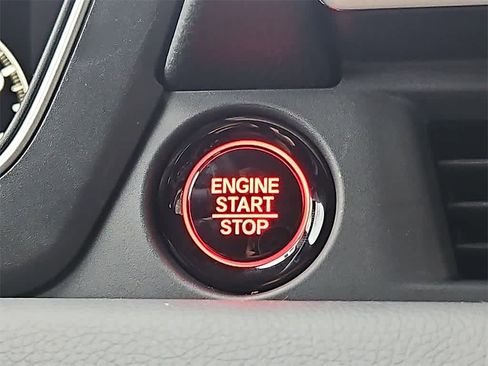 Used 2025 Honda Pilot EX-L image 19