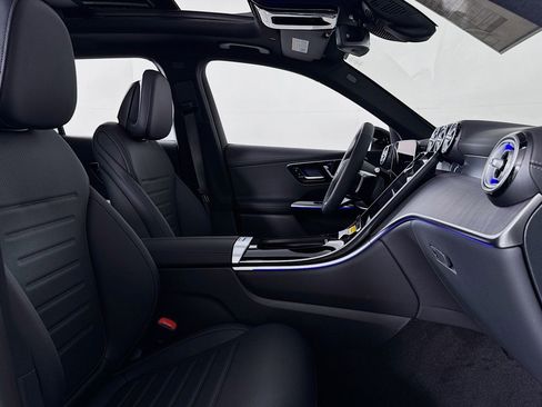 New 2026 Mercedes-Benz GLC 300 image 6