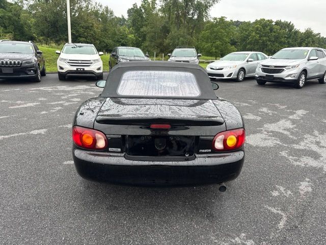 Used 1999 MAZDA MX-5 Miata RWD image 4