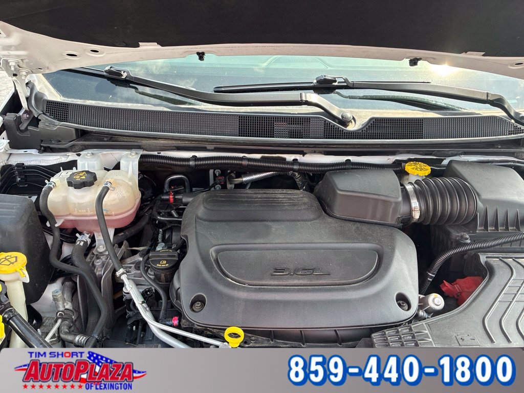 Used 2025 Chrysler Pacifica Select FWD image 13