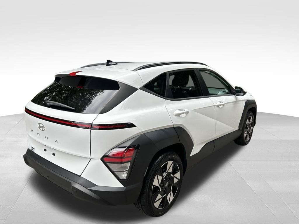 Used 2025 Hyundai Kona SEL FWD image 5