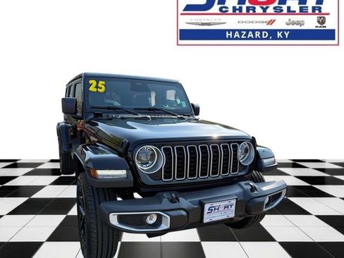 Used 2025 Jeep Wrangler Unlimited Sahara w/ Safety Group AWD/4WD image 1