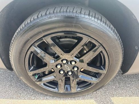 Used 2022 Chevrolet Blazer LT FWD image 12