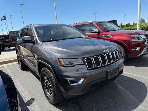 Used 2021 Jeep Grand Cherokee Laredo AWD/4WD image 2