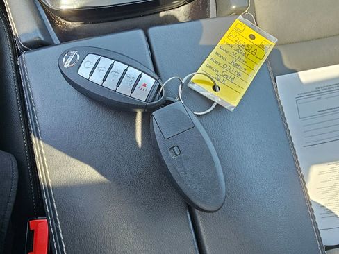 Used 2021 Nissan Rogue SL w/ Premium Package image 31