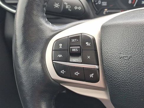 Certified 2022 Ford Explorer XLT w/ Equipment Group 202A AWD/4WD image 17