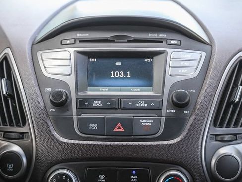Used 2015 Hyundai Tucson SE FWD image 16