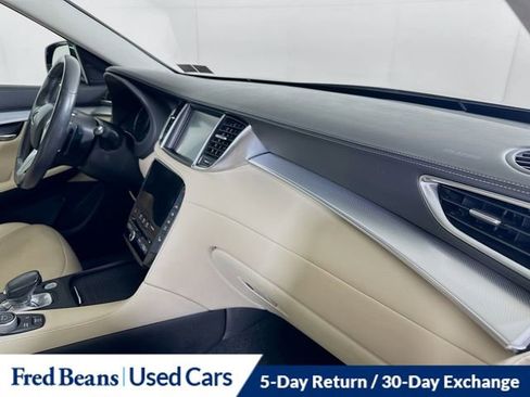 Used 2019 INFINITI QX50 Essential w/ Premium Heat Package image 32