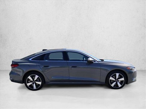 Used 2025 Audi A5 2.0T Premium Plus w/ Premium Plus AWD/4WD image 4