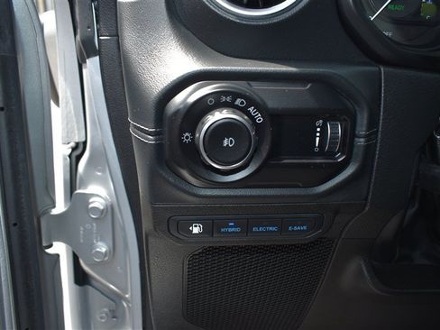 Used 2024 Jeep Wrangler Unlimited Sahara AWD/4WD image 11