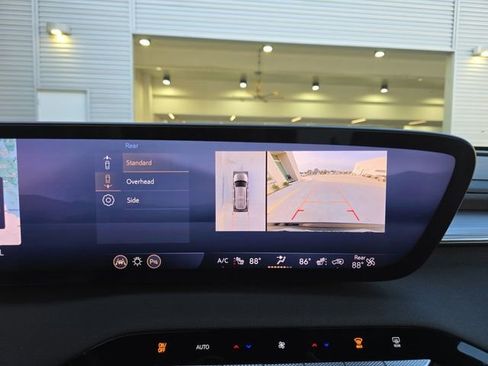 Used 2025 Buick Enclave Preferred image 9