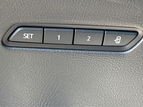 Used 2023 Cadillac XT6 Premium Luxury AWD/4WD image 33