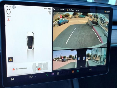 Used 2022 Tesla Model Y Long Range image 18