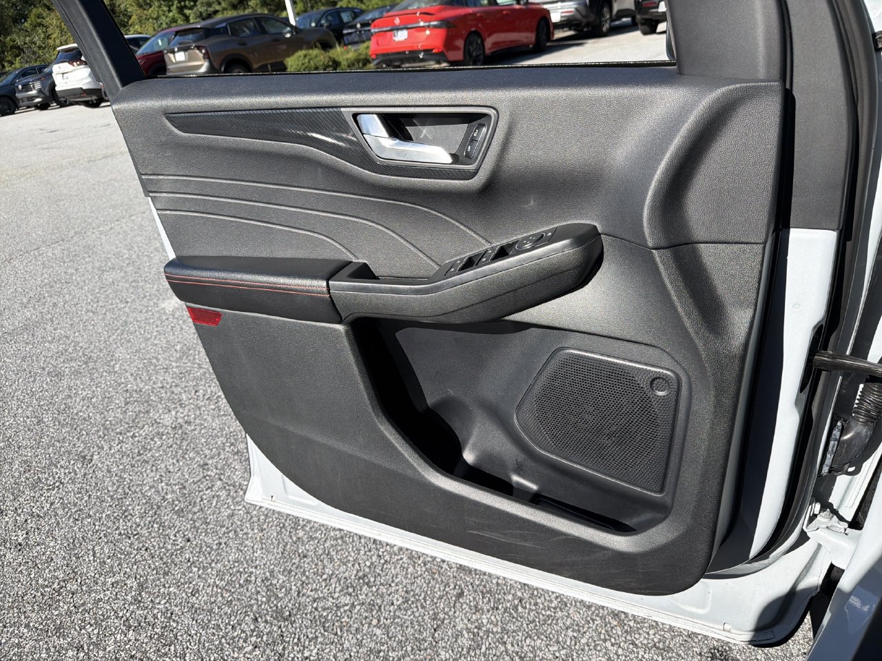 Used 2025 Ford Escape ST-Line FWD image 16