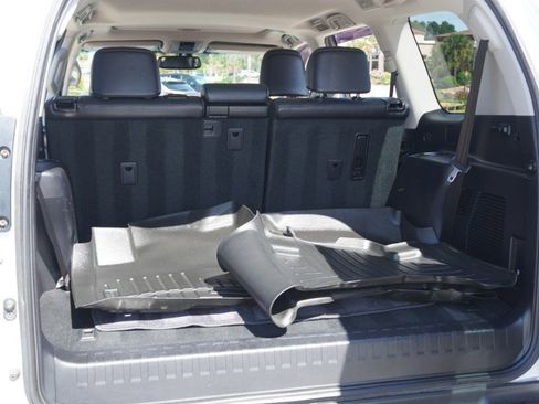 Used 2016 Lexus GX 460 w/ Premium Package image 36