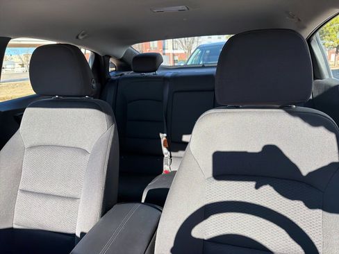 Used 2018 Chevrolet Malibu LT image 11