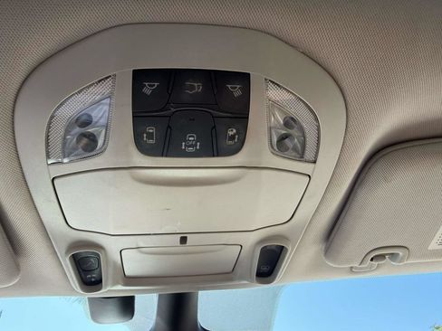 Used 2017 Chrysler Pacifica Limited FWD image 39
