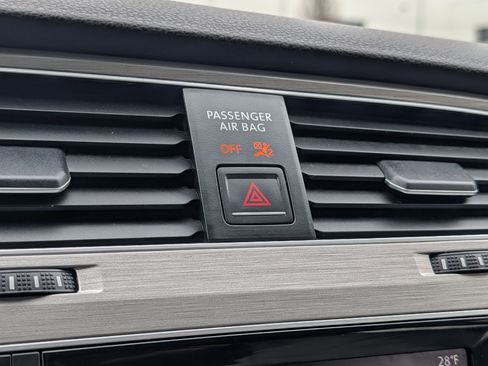 Used 2015 Volkswagen Golf TDI S image 34