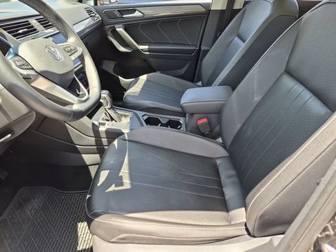 Used 2022 Volkswagen Tiguan SE FWD image 11