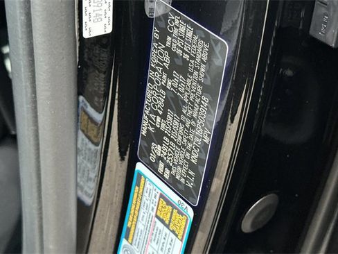 Used 2023 Kia Niro Wave image 37