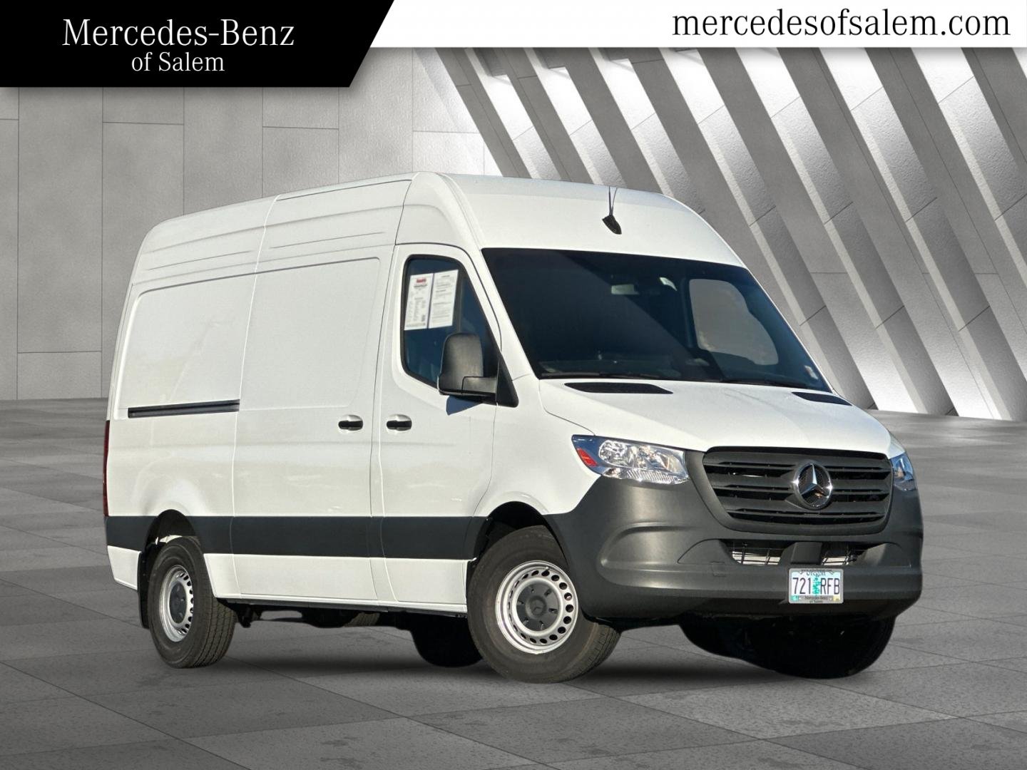 Used 2025 Mercedes-Benz Sprinter 2500 image 1