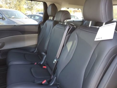 New 2026 Kia Carnival EX FWD image 12