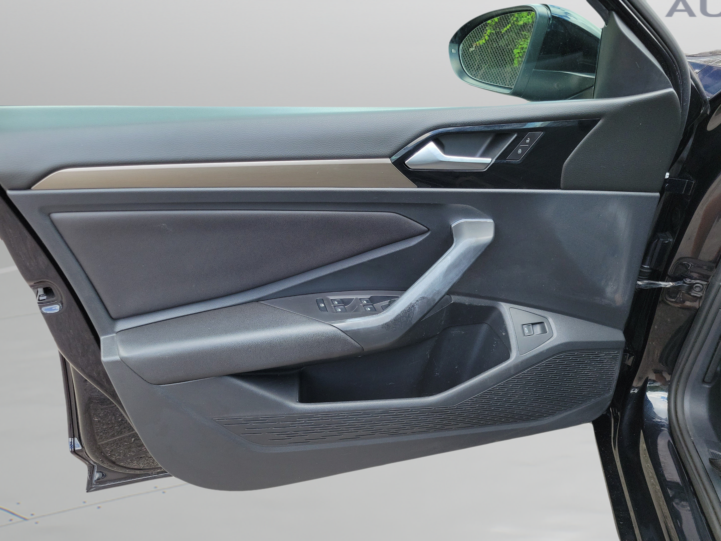 Used 2019 Volkswagen Jetta SEL Premium FWD image 14