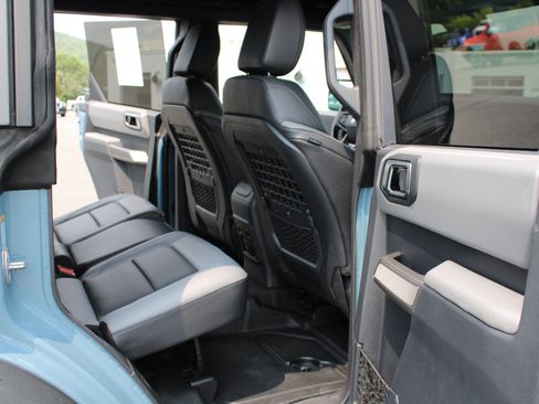 Used 2023 Ford Bronco Black Diamond w/ Sasquatch Package AWD/4WD image 19