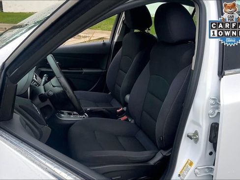 Used 2014 Chevrolet Cruze LT image 25
